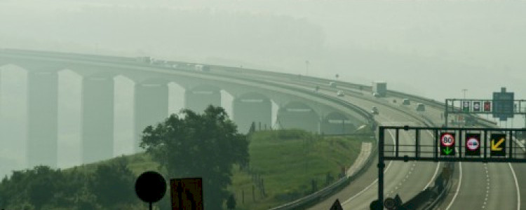 Jenseits des Viadukts von Kőröshegy